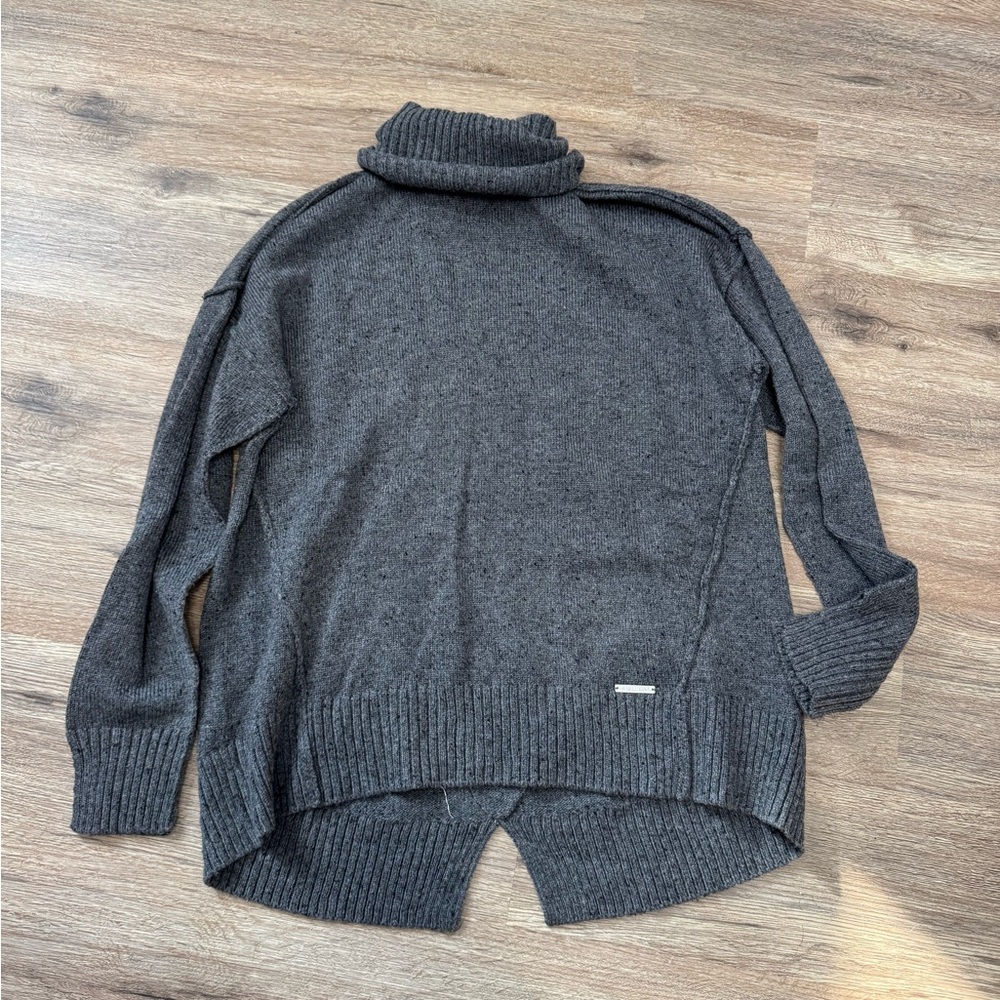 Michael Kors - Turtle Neck - Women’s small